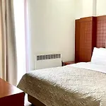 5 3* Τίρανα