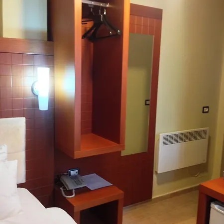 5 Hotel