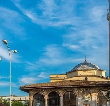 5 3* Tirana