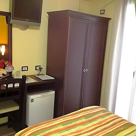 5 Hotel 3*